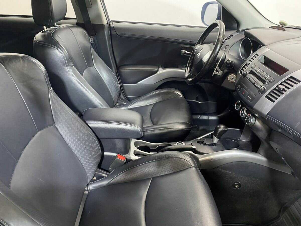 Купить Mitsubishi Outlander с пробегом. Фото: #10
