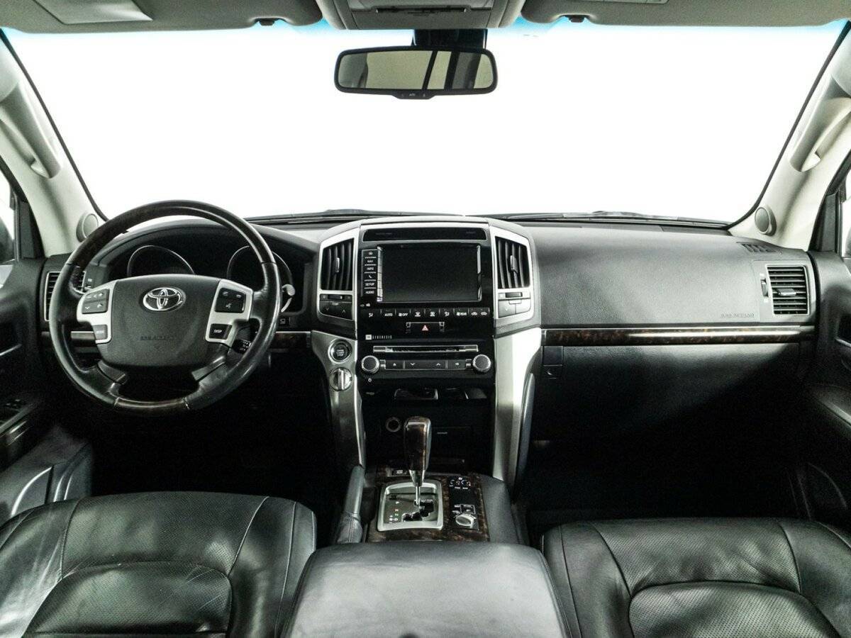Купить Toyota Land Cruiser с пробегом. Фото: #10