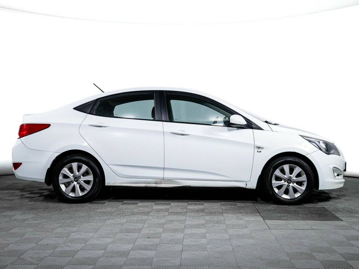 Купить Hyundai Solaris с пробегом. Фото: #3
