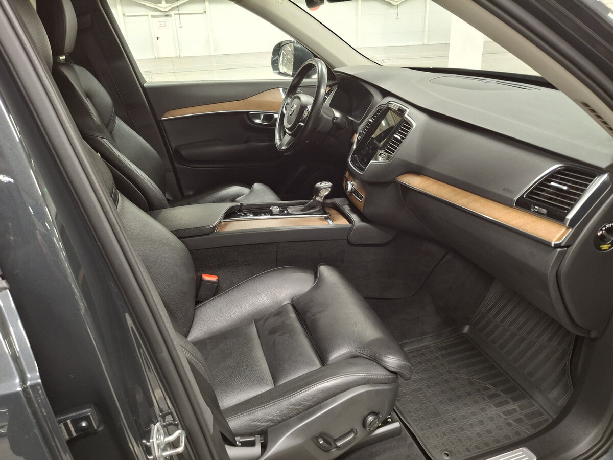 Купить Volvo XC90 с пробегом. Фото: #10