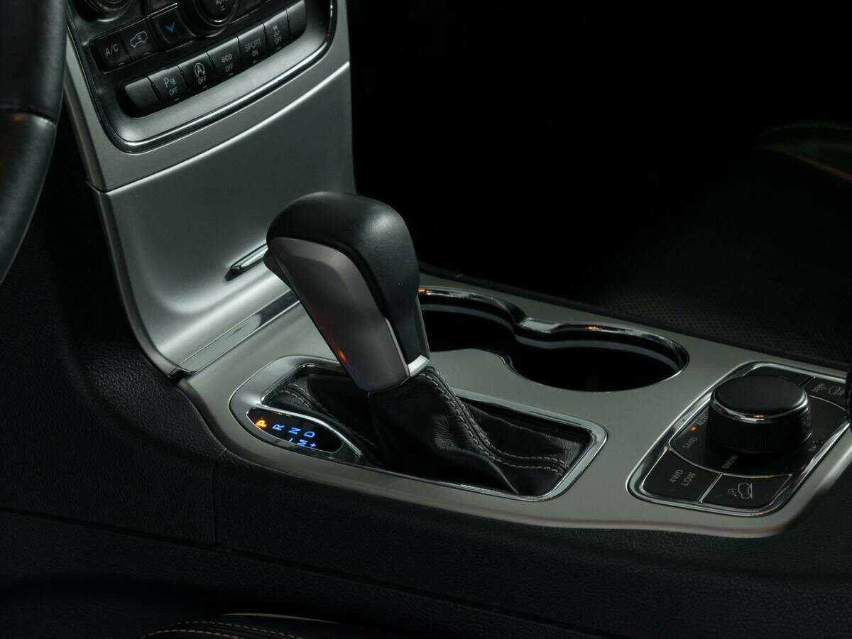 Купить Jeep Grand Cherokee с пробегом. Фото: #16