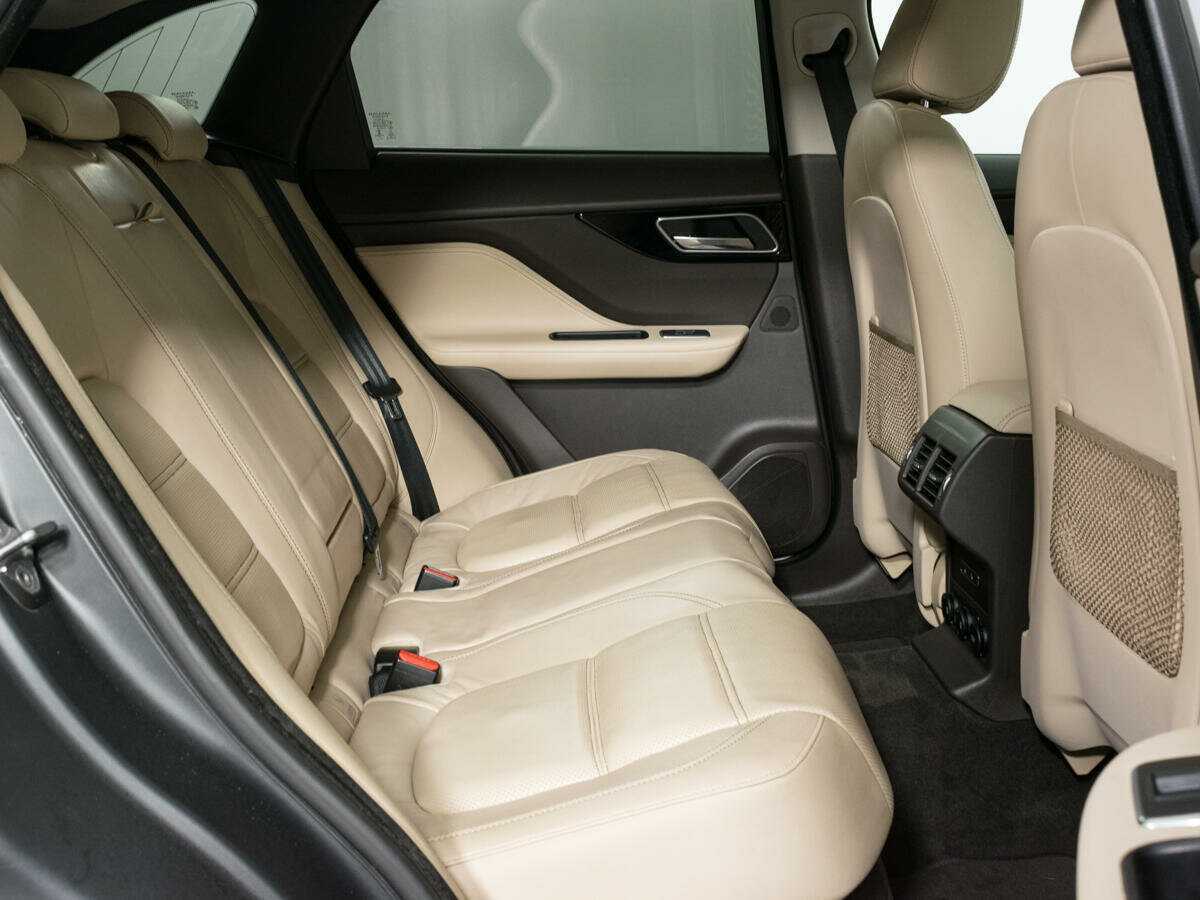 Купить Jaguar F-Pace с пробегом. Фото: #11