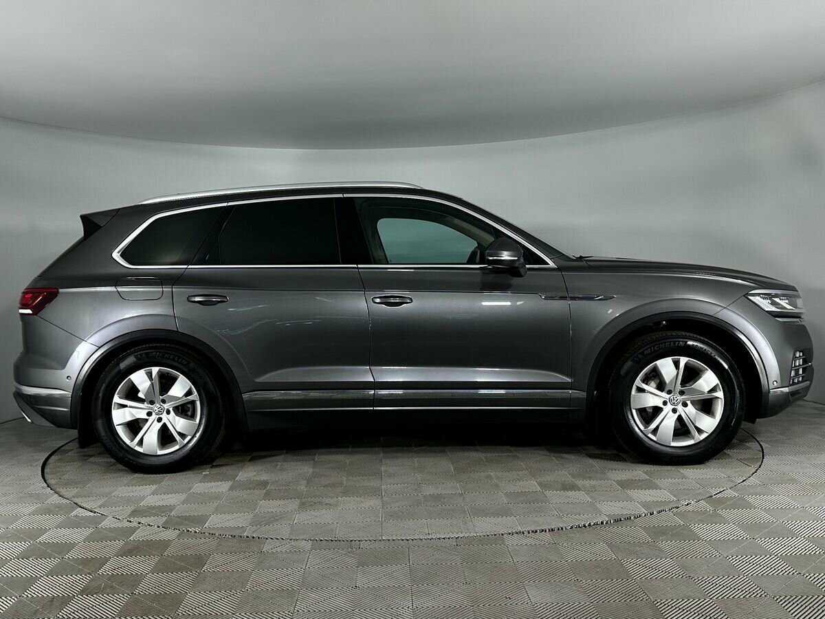 Купить Volkswagen Touareg с пробегом. Фото: #4