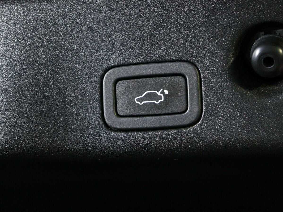 Купить Jaguar XJ с пробегом. Фото: #17