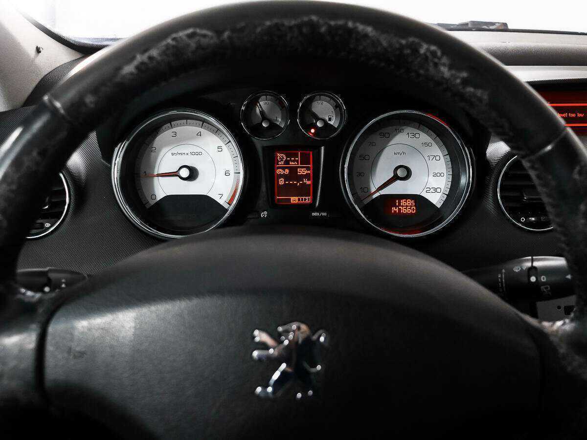 Купить Peugeot 308 с пробегом. Фото: #15