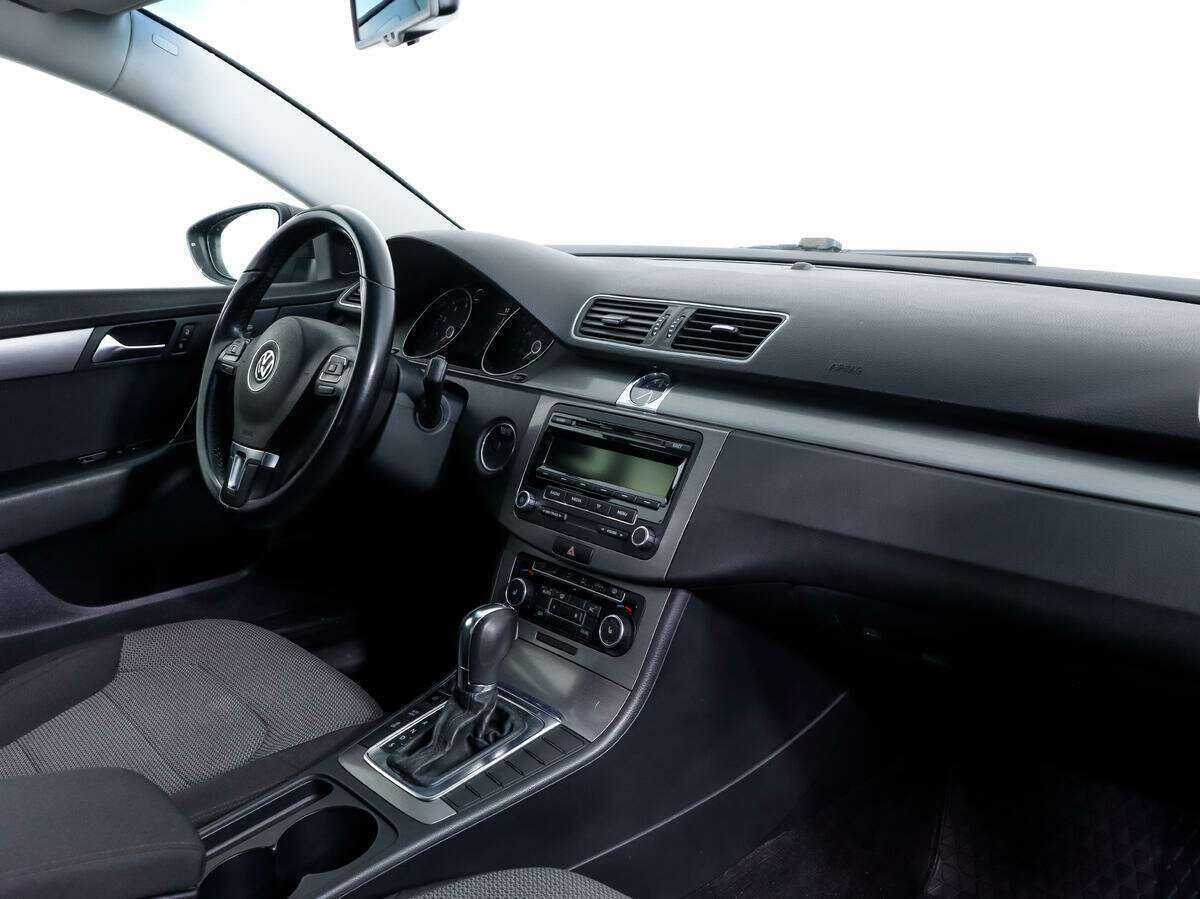 Купить Volkswagen Passat с пробегом. Фото: #8