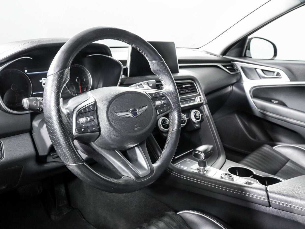 Купить Genesis G70 с пробегом. Фото: #10