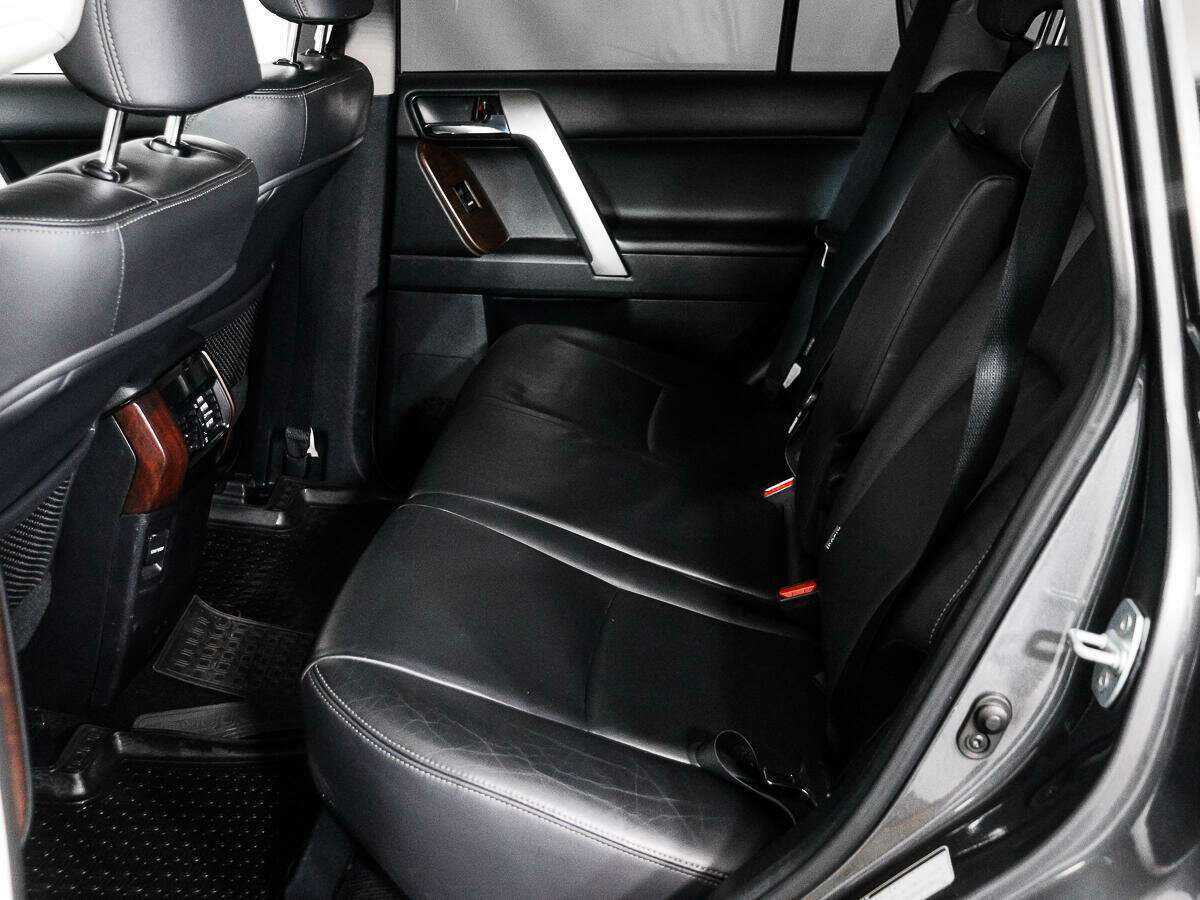 Купить Toyota Land Cruiser Prado с пробегом. Фото: #10