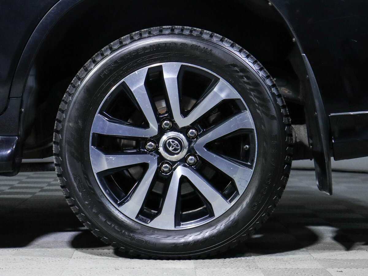 Купить Toyota Land Cruiser с пробегом. Фото: #10
