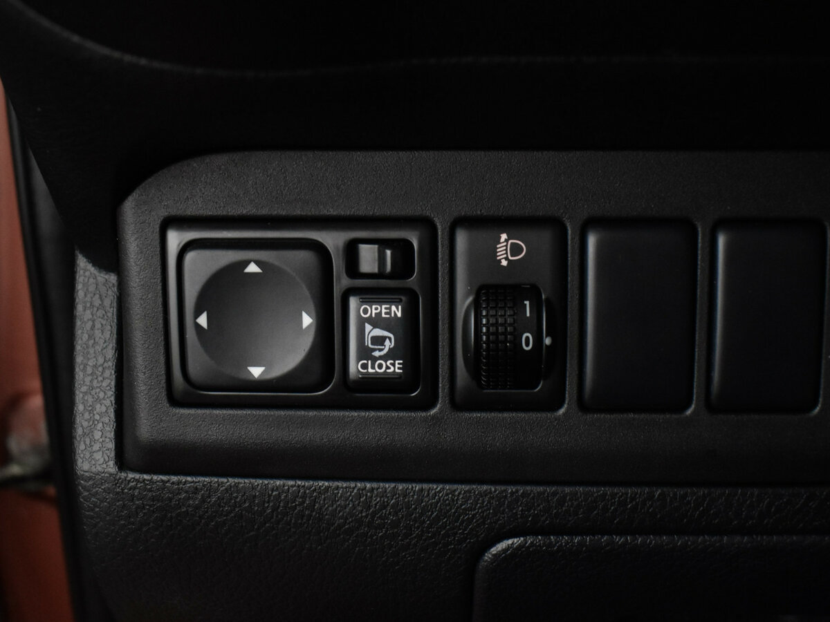 Купить Nissan Note с пробегом. Фото: #17