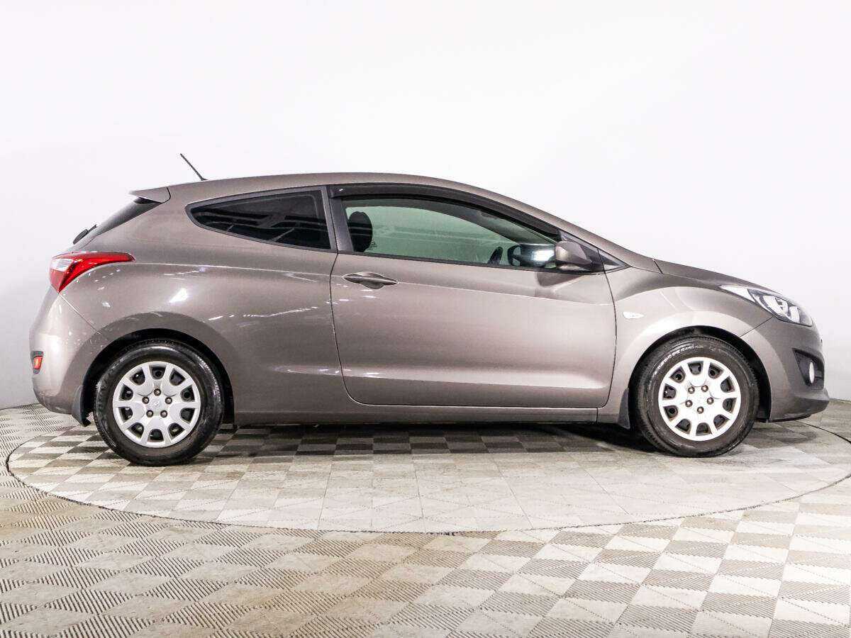 Купить Hyundai i30 с пробегом. Фото: #3