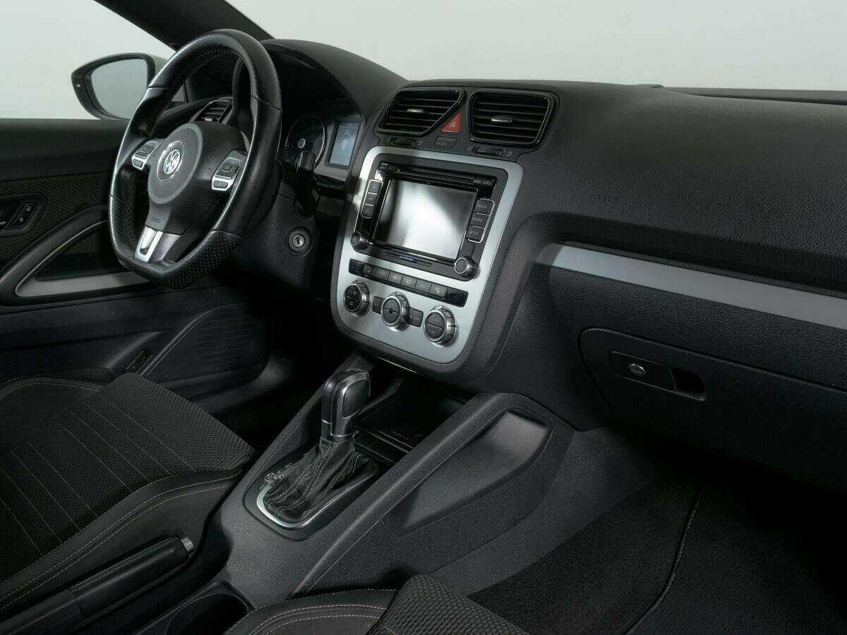 Купить Volkswagen Scirocco с пробегом. Фото: #8