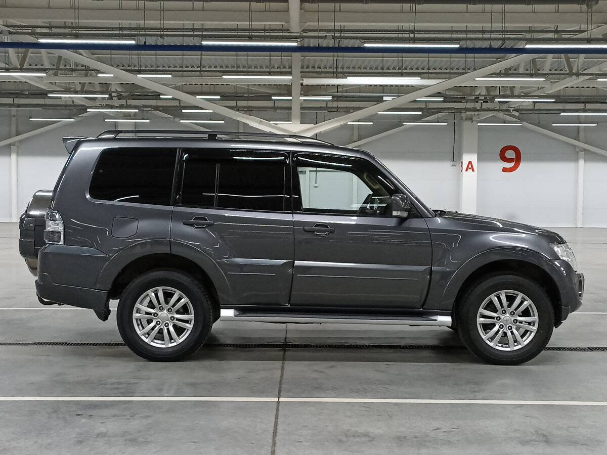 Купить Mitsubishi Pajero с пробегом. Фото: #3