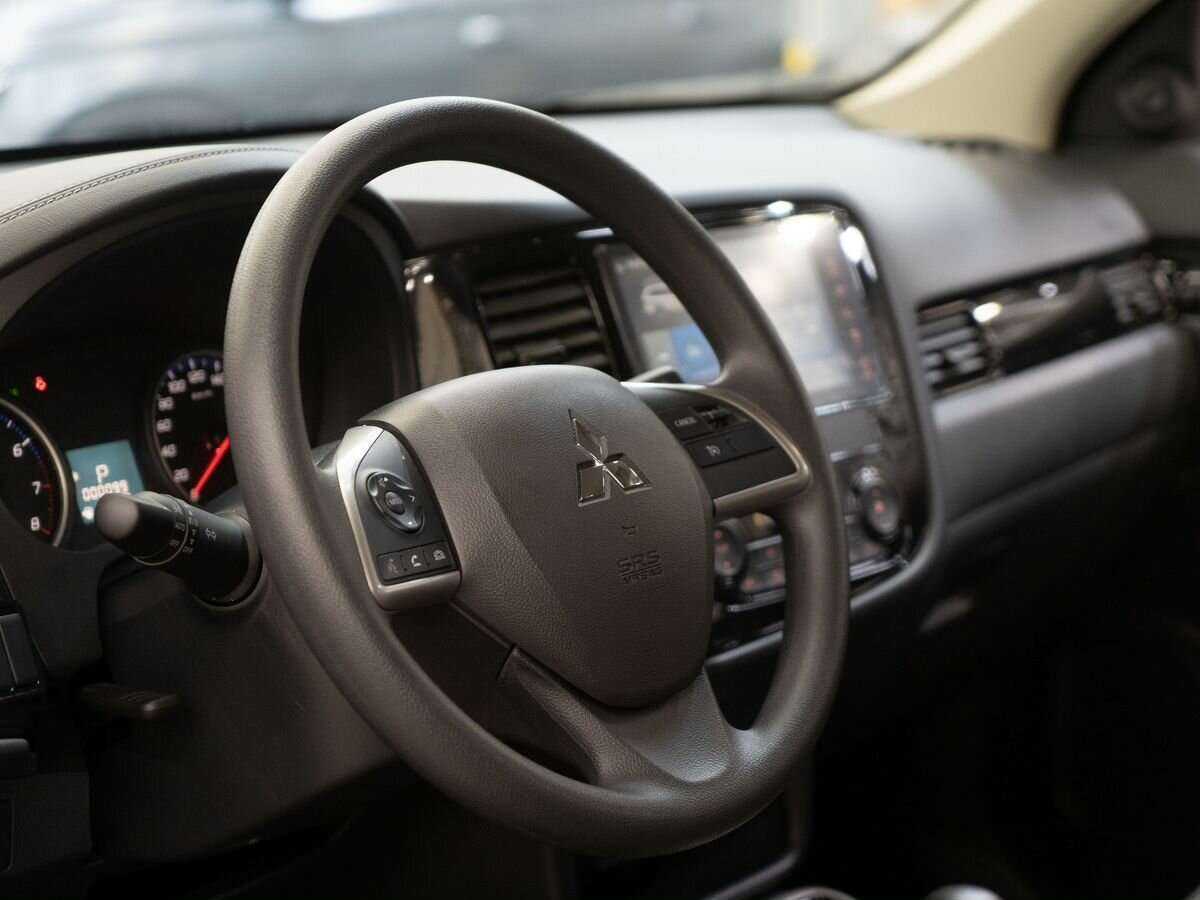 Купить Mitsubishi Outlander с пробегом. Фото: #4
