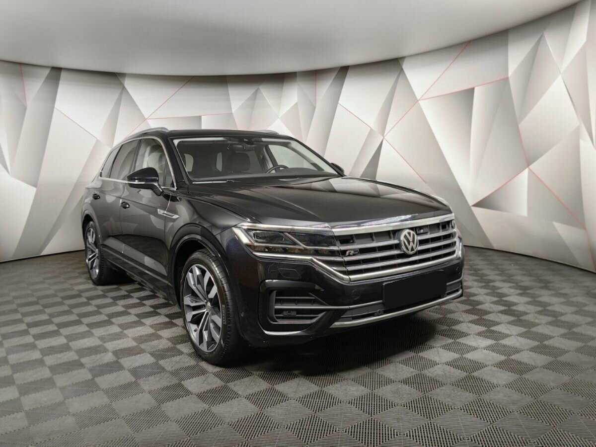 Купить Volkswagen Touareg с пробегом. Фото: #2