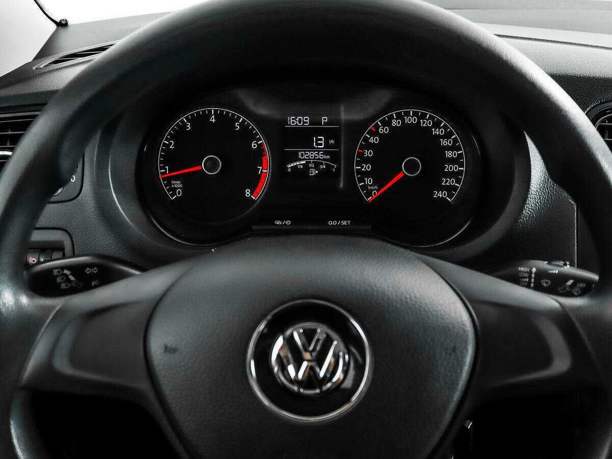 Купить Volkswagen Polo с пробегом. Фото: #14