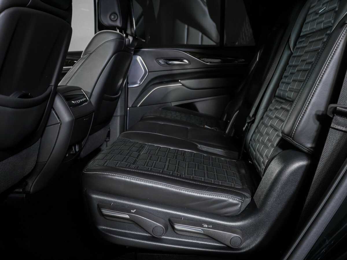 Купить Cadillac Escalade с пробегом. Фото: #9
