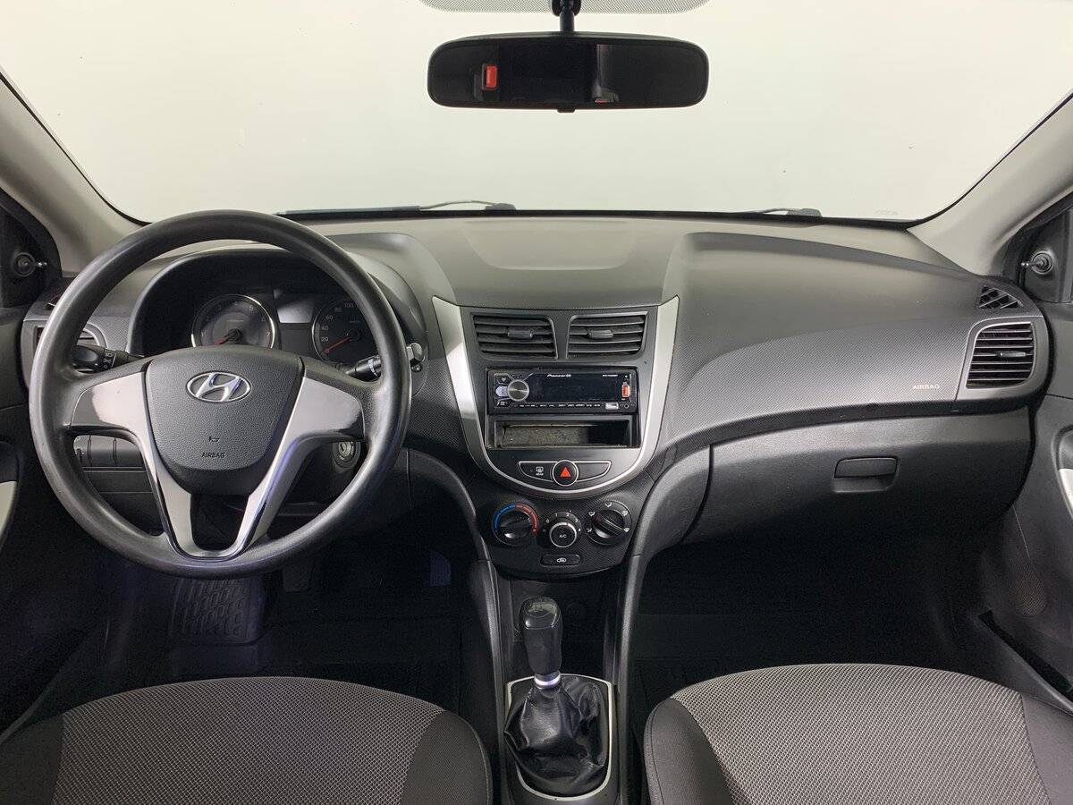 Купить Hyundai Solaris с пробегом. Фото: #11