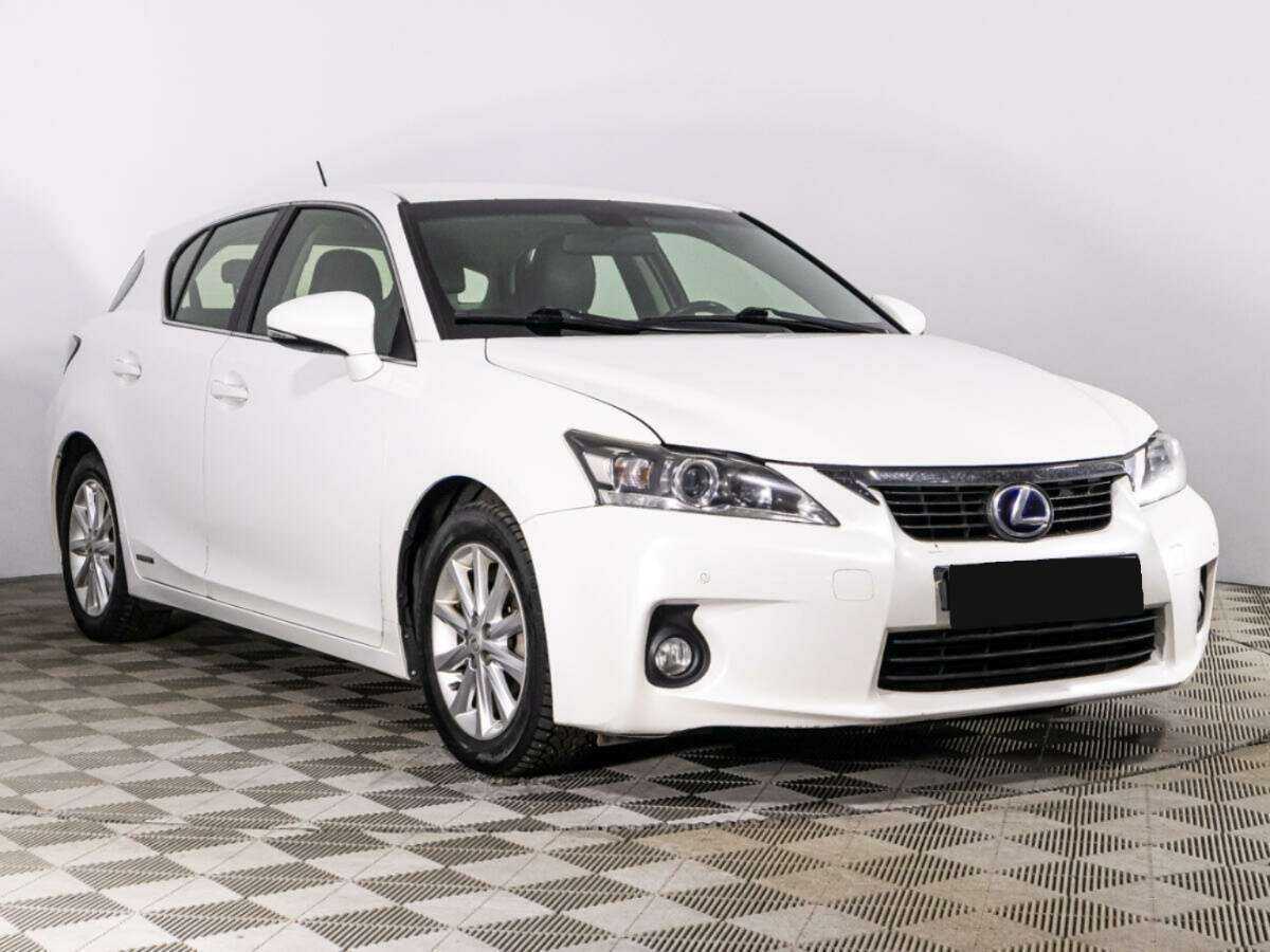 Купить Lexus CT с пробегом. Фото: #2