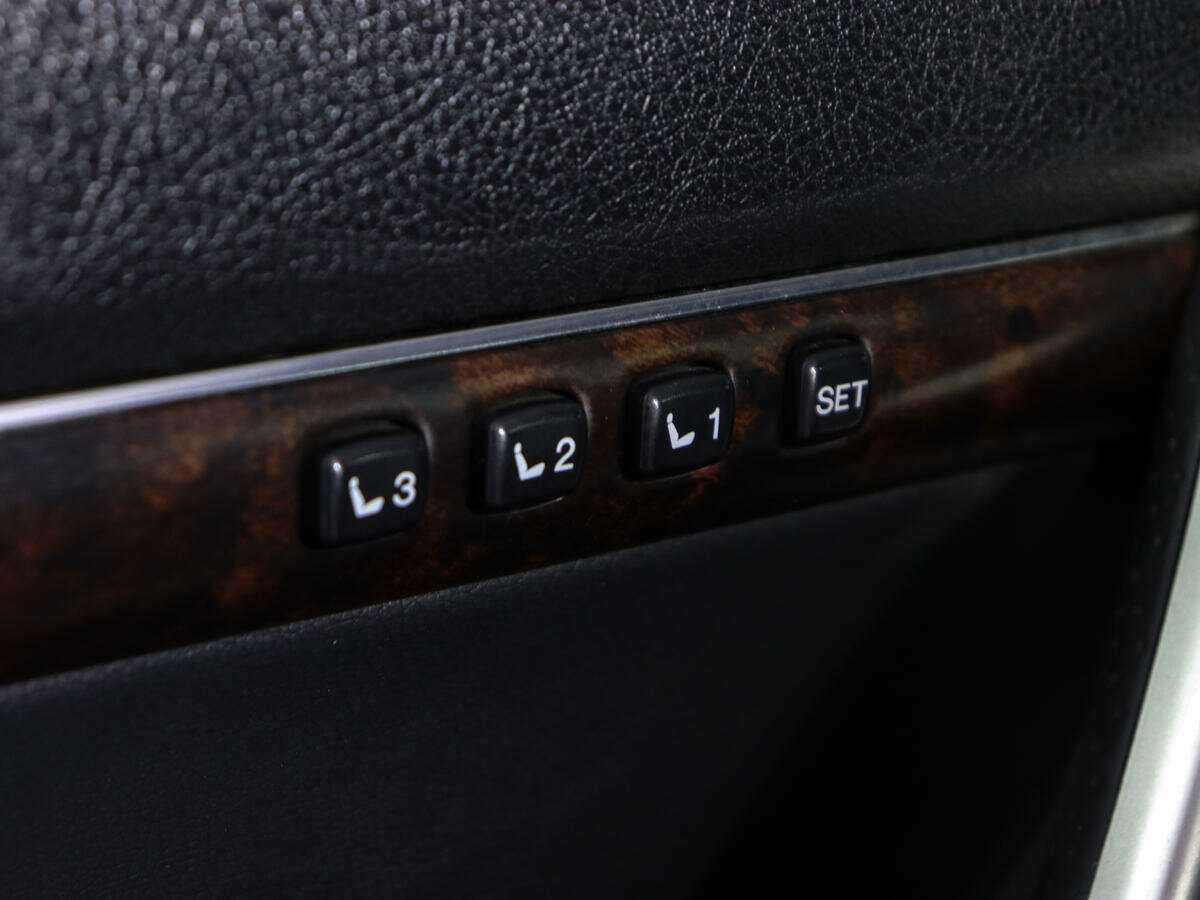 Купить Toyota Land Cruiser с пробегом. Фото: #17
