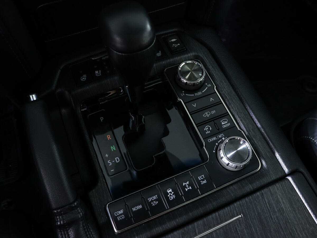Купить Toyota Land Cruiser с пробегом. Фото: #25