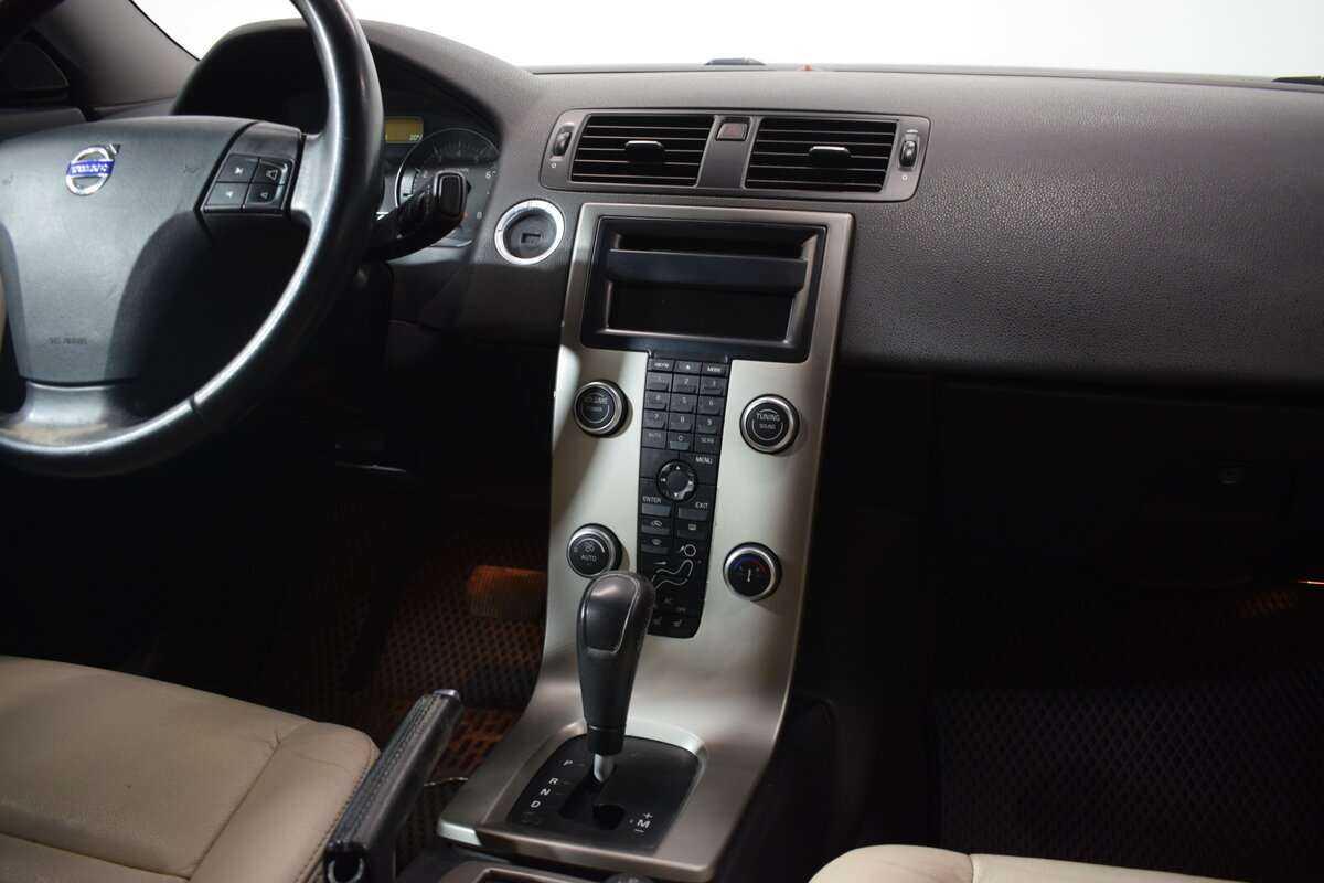 Купить Volvo S40 с пробегом. Фото: #6