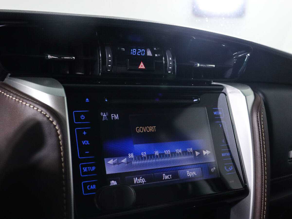 Купить Toyota Fortuner с пробегом. Фото: #14