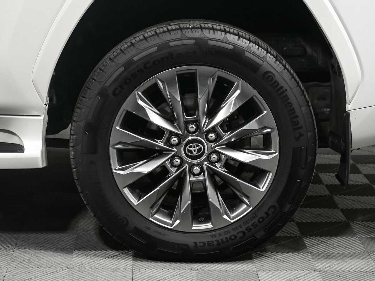 Купить Toyota Land Cruiser с пробегом. Фото: #18