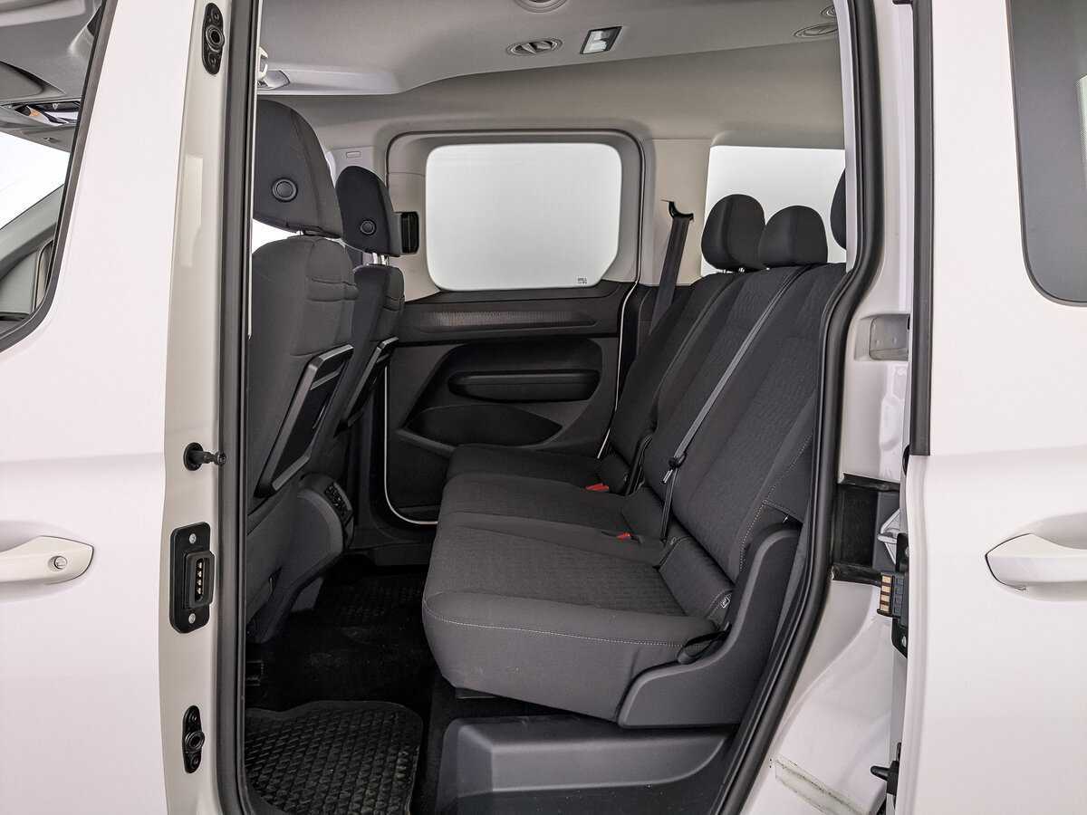 Купить Volkswagen Caddy с пробегом. Фото: #17