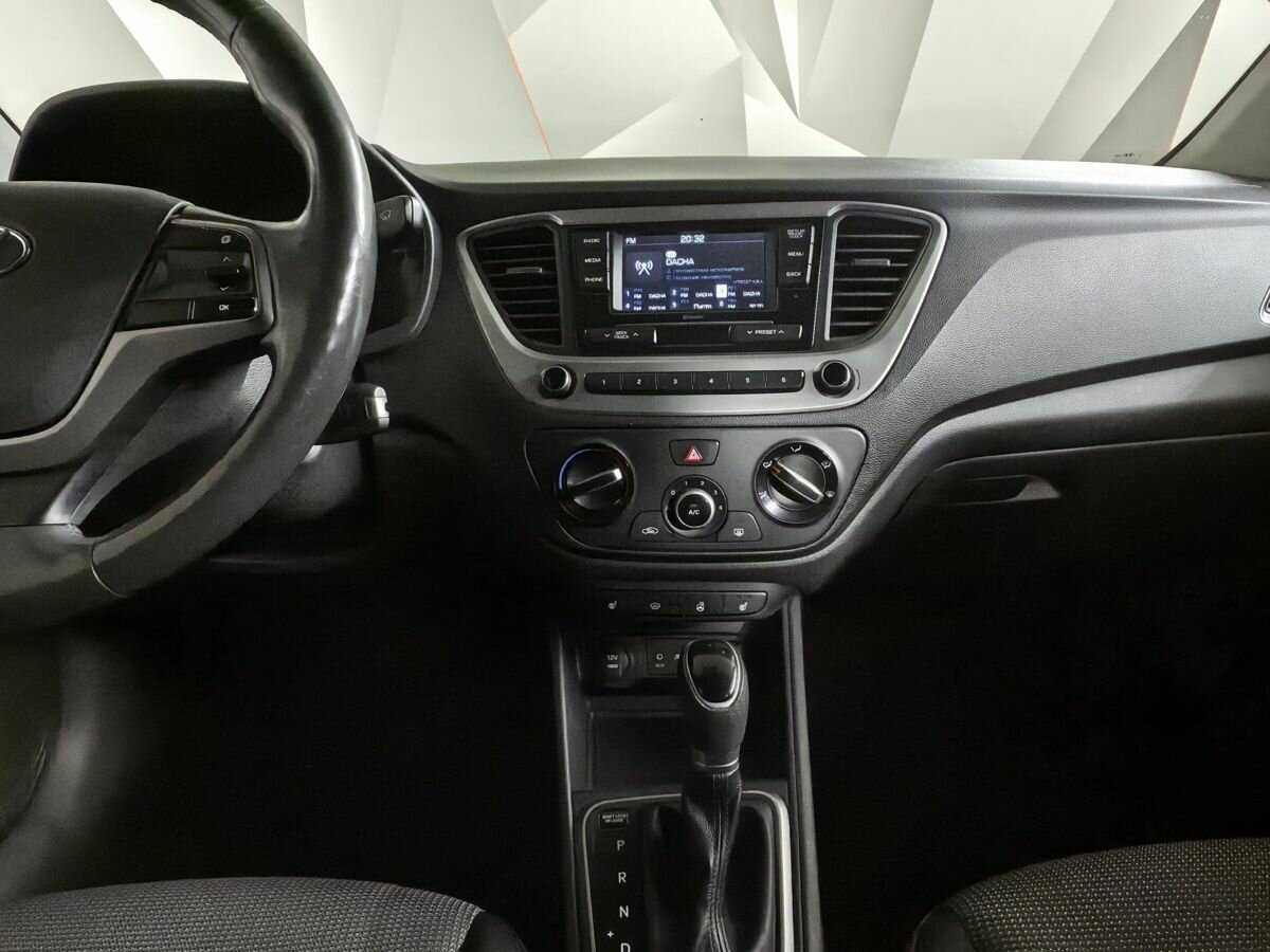 Купить Hyundai Solaris с пробегом. Фото: #10