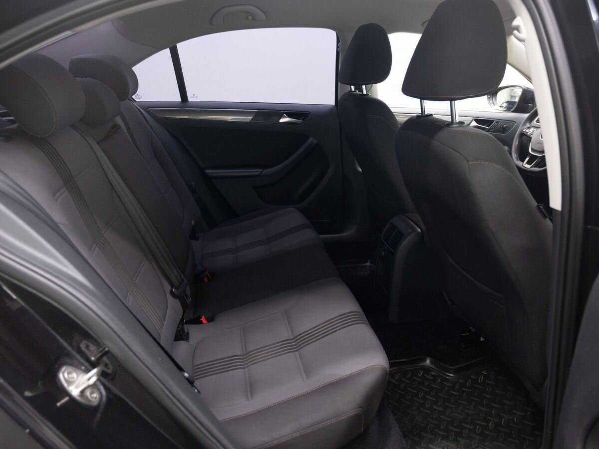 Купить Volkswagen Jetta с пробегом. Фото: #8