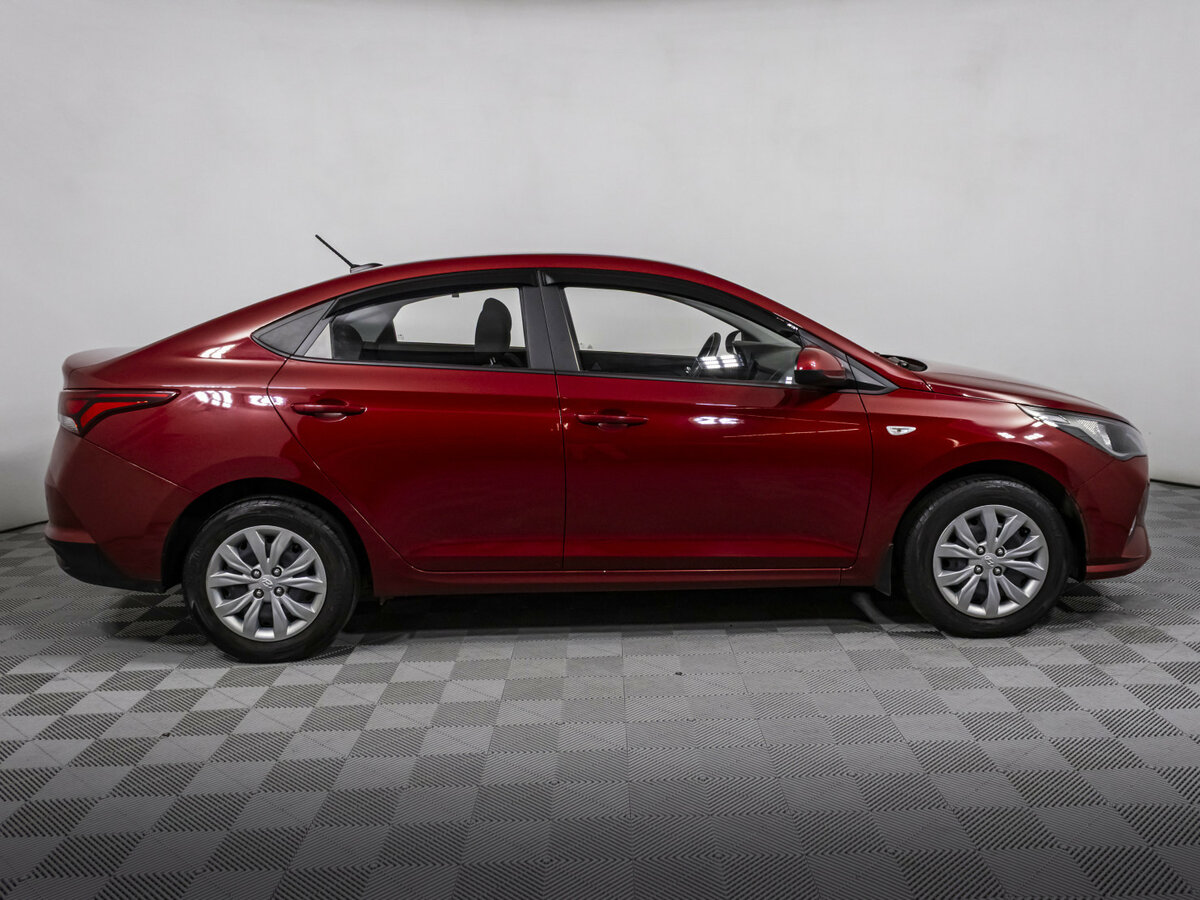 Купить Hyundai Solaris с пробегом. Фото: #3