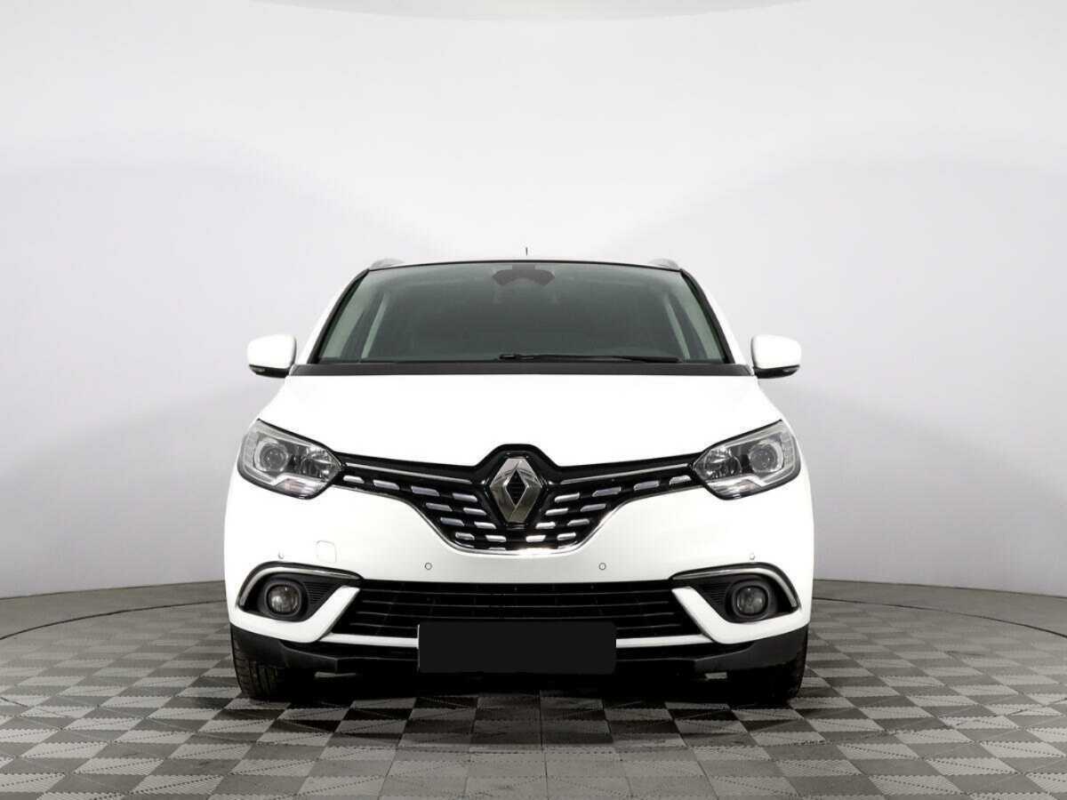 Купить Renault Scenic с пробегом. Фото: #1