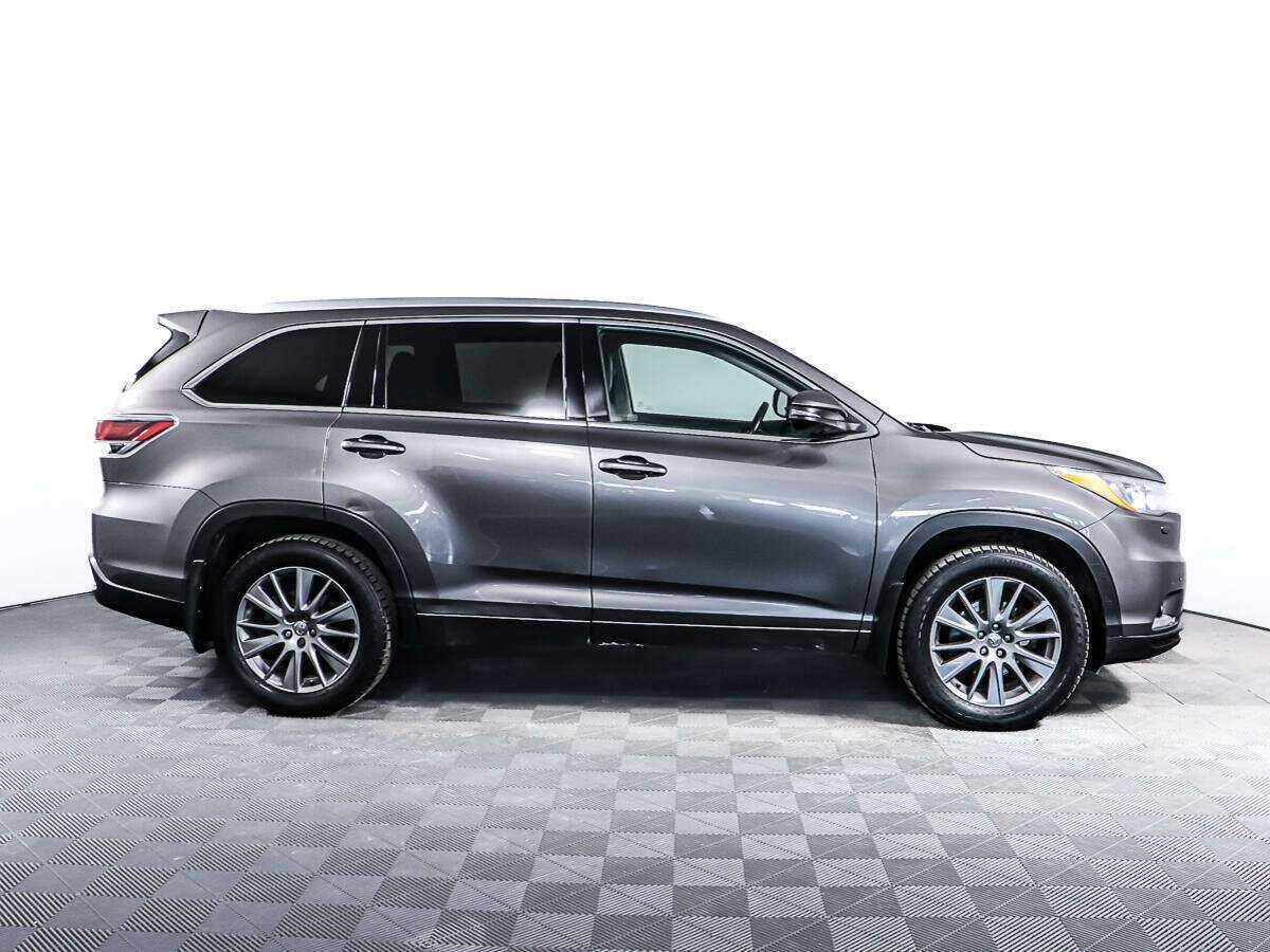 Купить Toyota Highlander с пробегом. Фото: #2