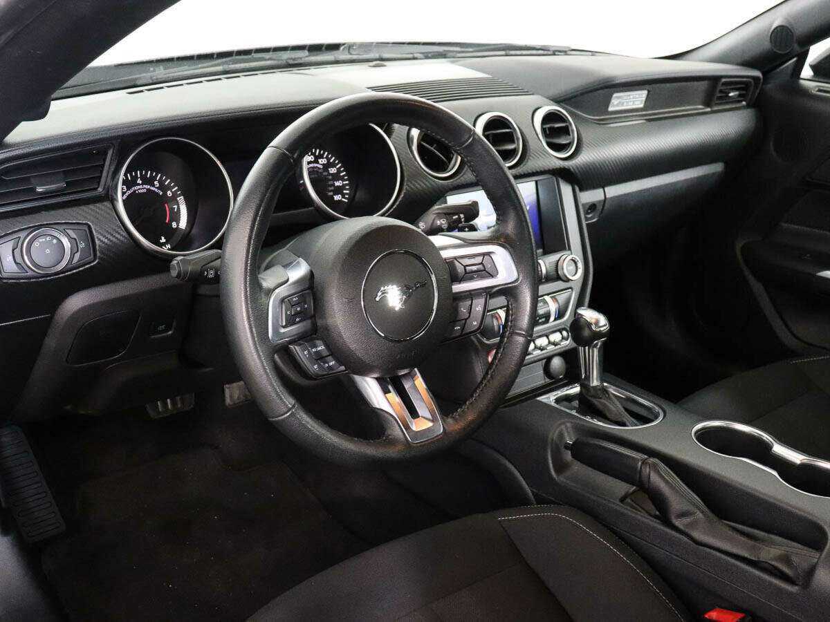 Купить Ford Mustang с пробегом. Фото: #8