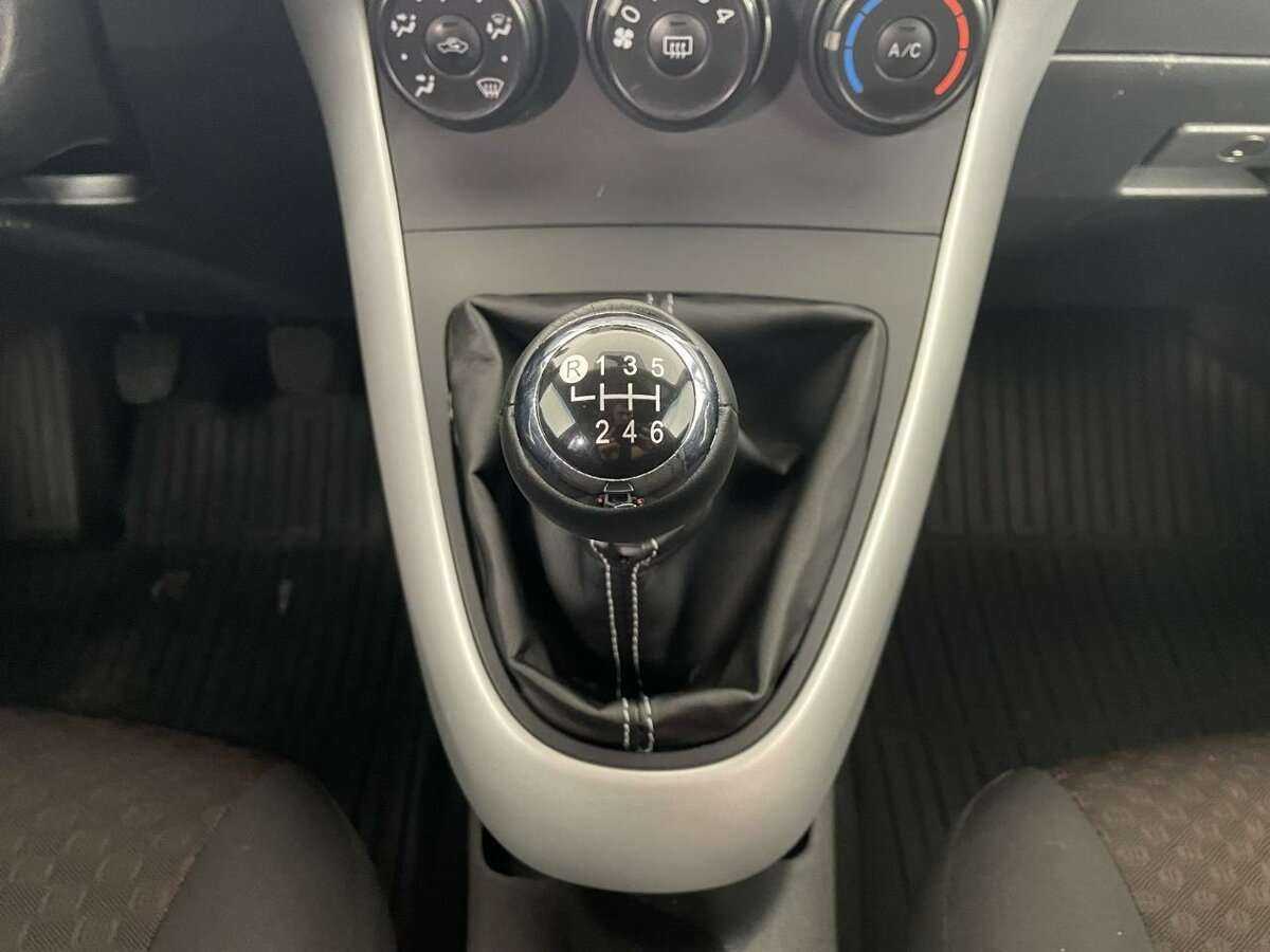 Купить Toyota Verso с пробегом. Фото: #12