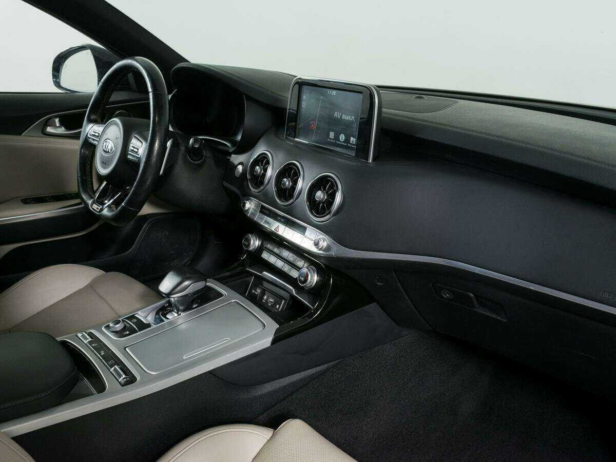 Купить Kia Stinger с пробегом. Фото: #6
