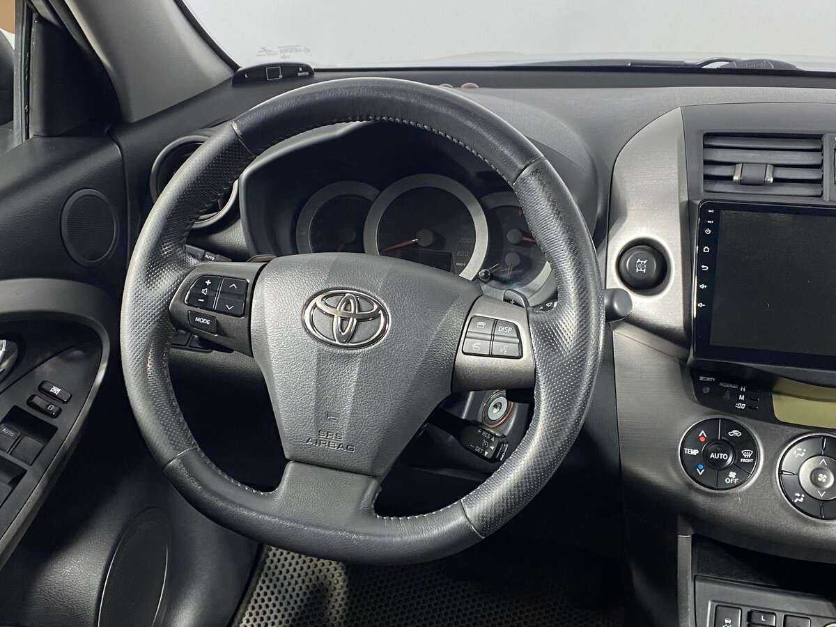 Купить Toyota RAV4 с пробегом. Фото: #10
