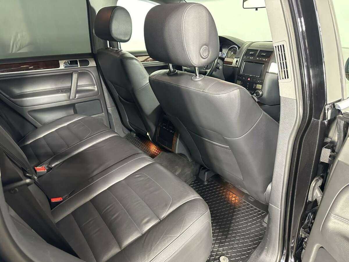 Купить Volkswagen Touareg с пробегом. Фото: #14