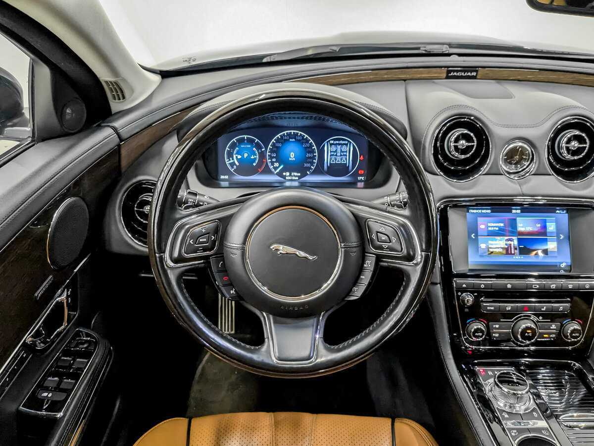 Купить Jaguar XJ с пробегом. Фото: #22