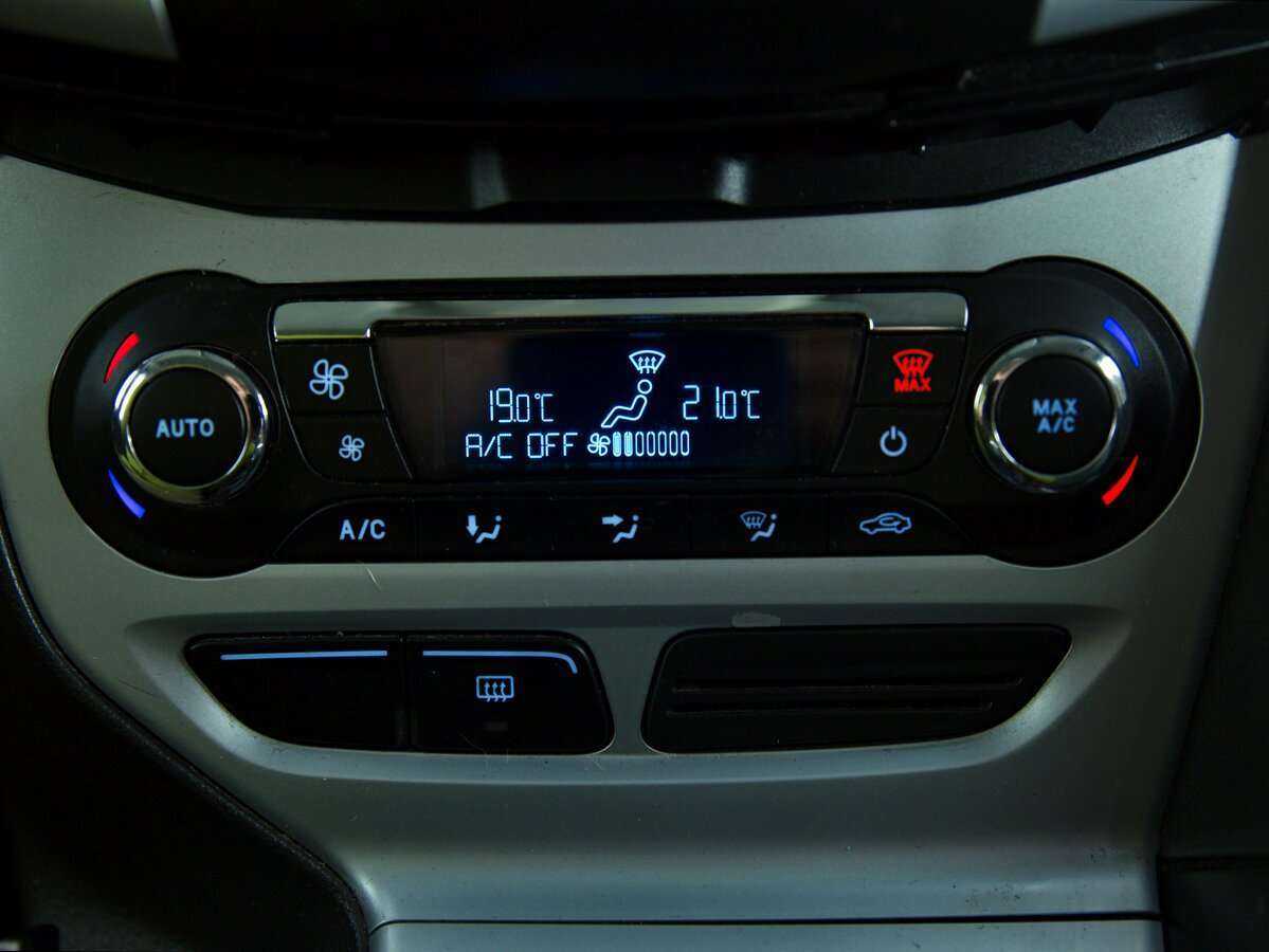 Купить Ford Focus с пробегом. Фото: #9