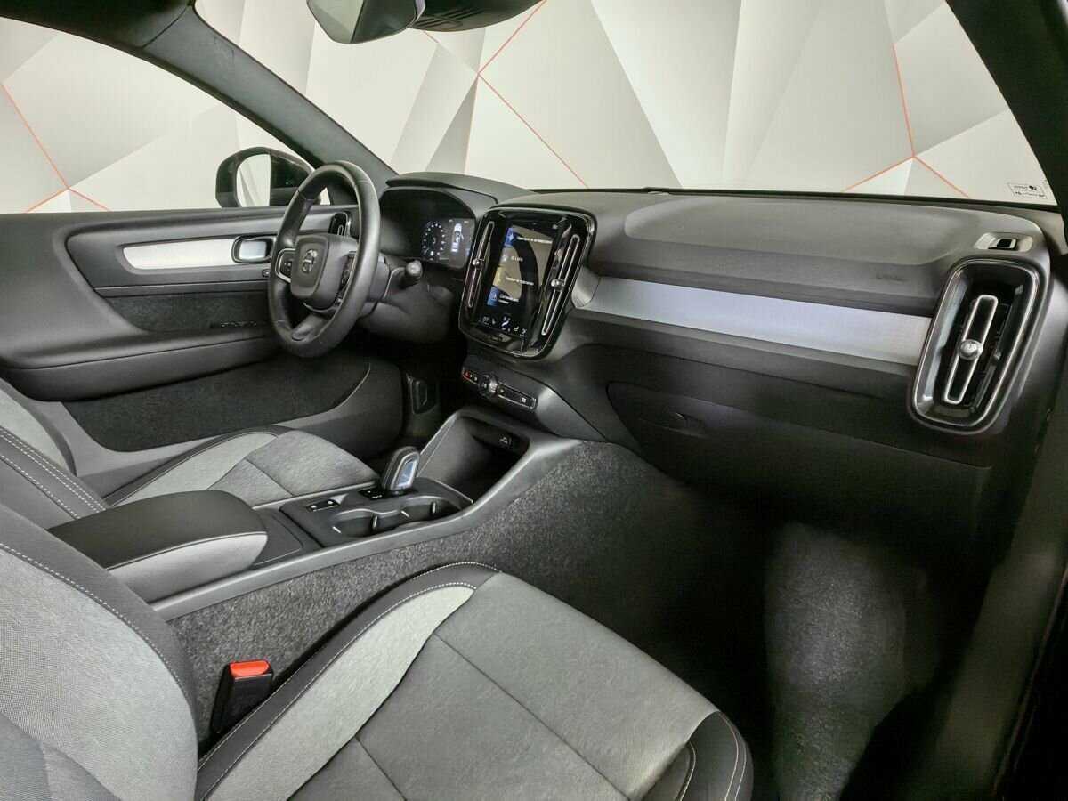 Купить Volvo XC40 с пробегом. Фото: #8