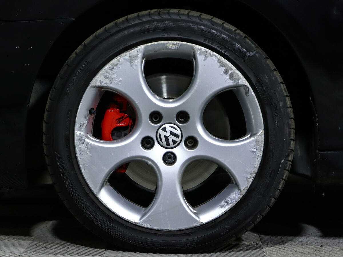 Купить Volkswagen Golf GTI с пробегом. Фото: #12