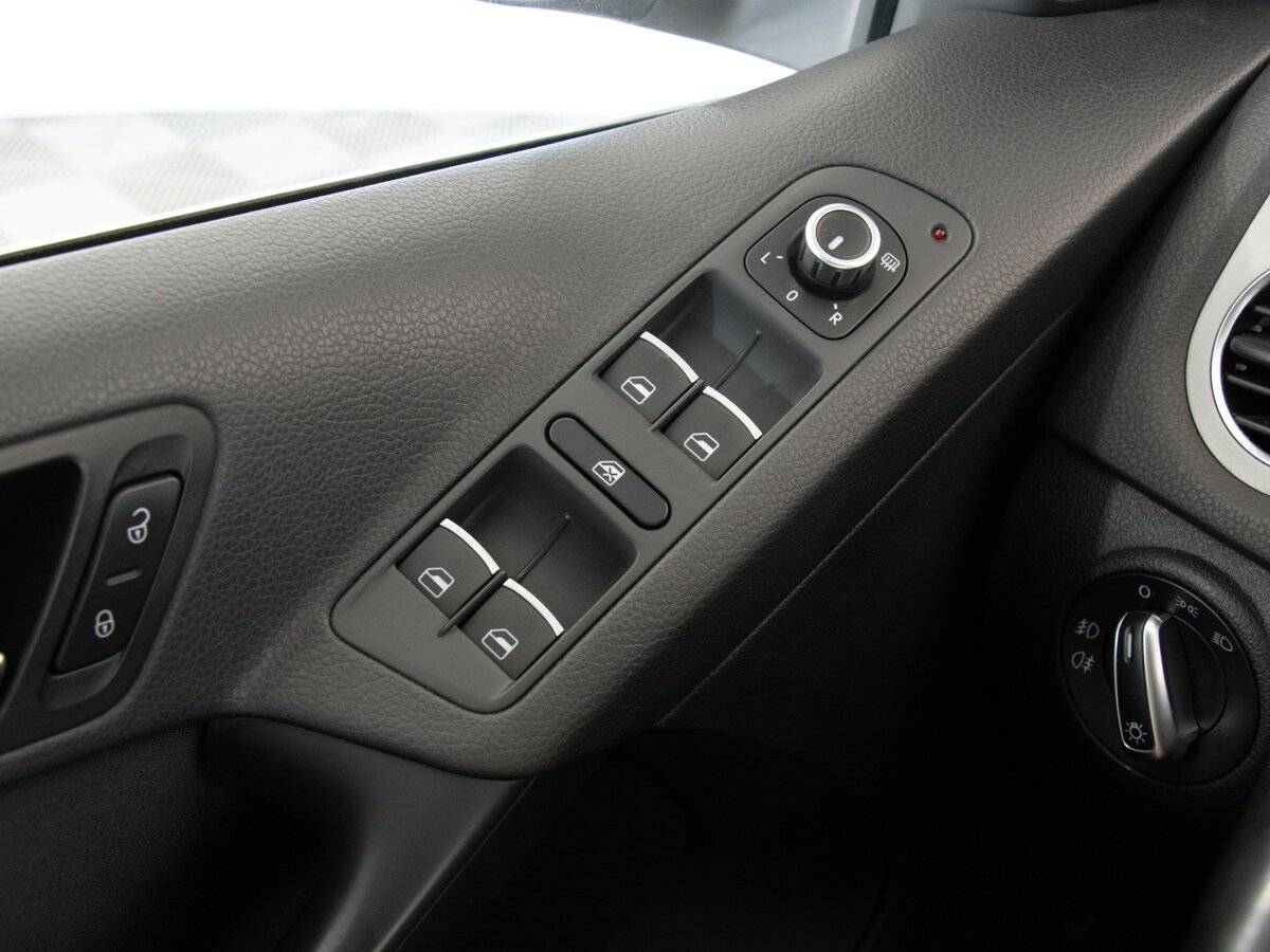 Купить Volkswagen Tiguan с пробегом. Фото: #15