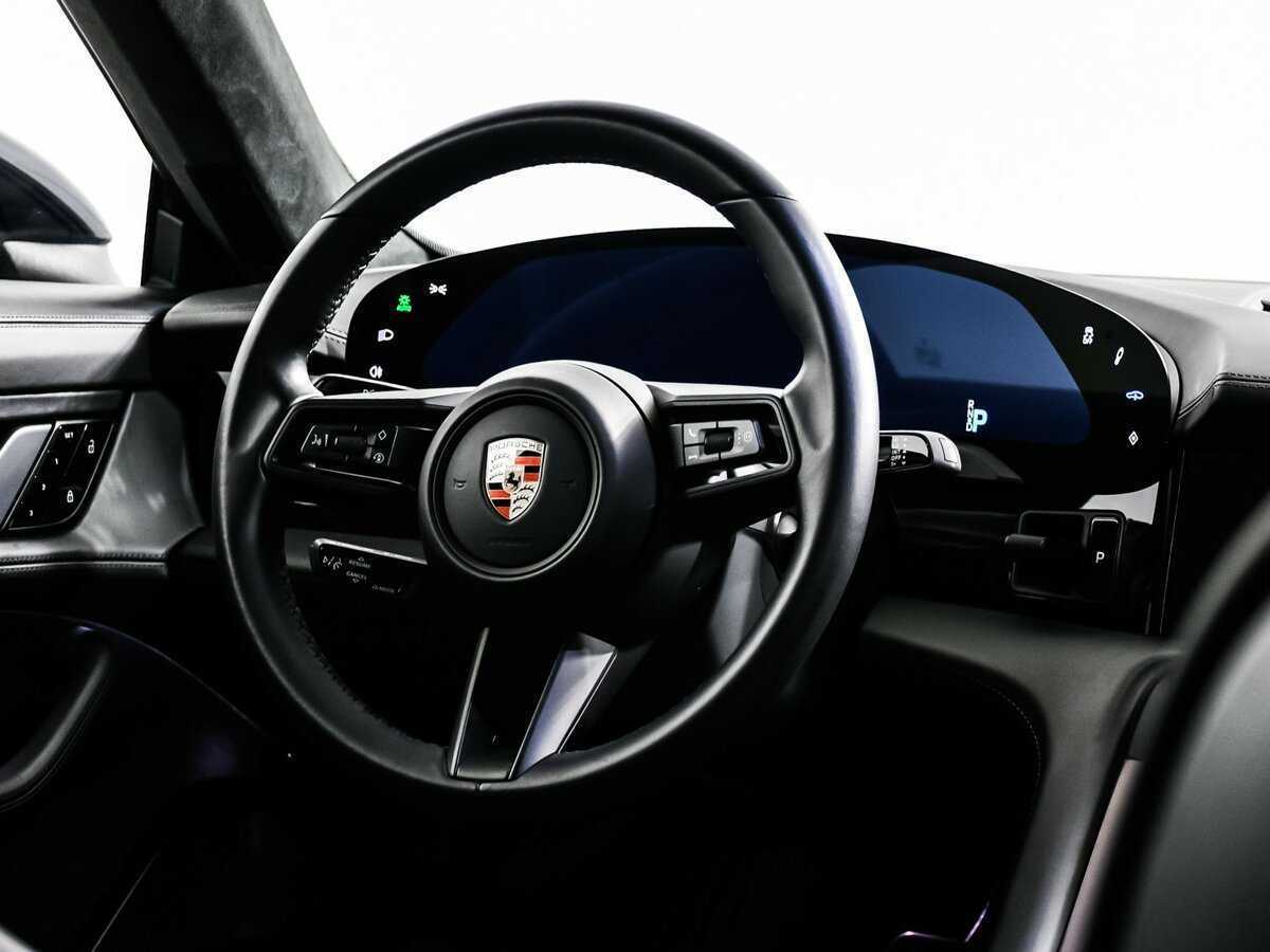 Купить Porsche Taycan с пробегом. Фото: #11
