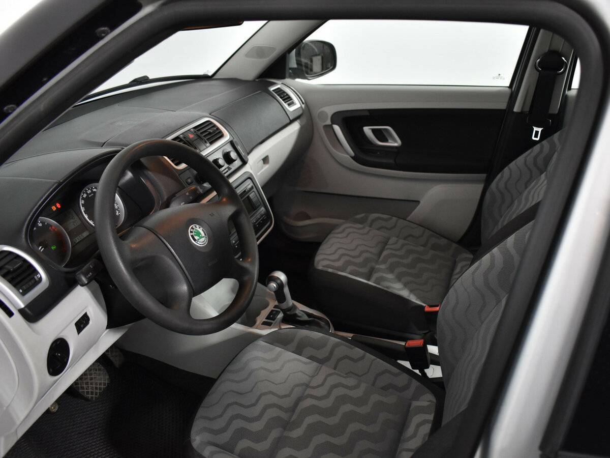 Купить Skoda Fabia с пробегом. Фото: #8