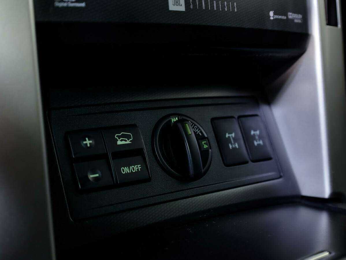 Купить Toyota Land Cruiser Prado с пробегом. Фото: #20