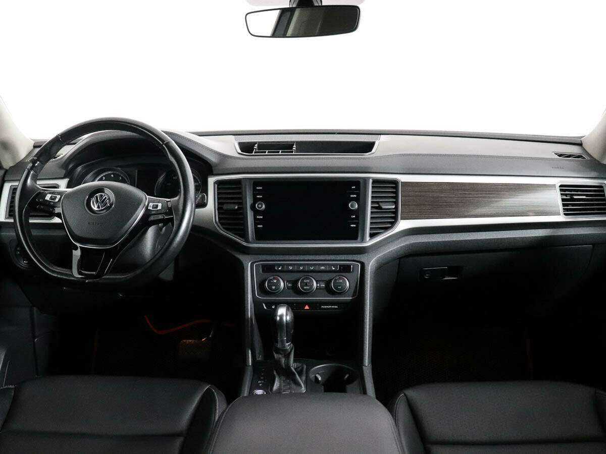 Купить Volkswagen Teramont с пробегом. Фото: #10