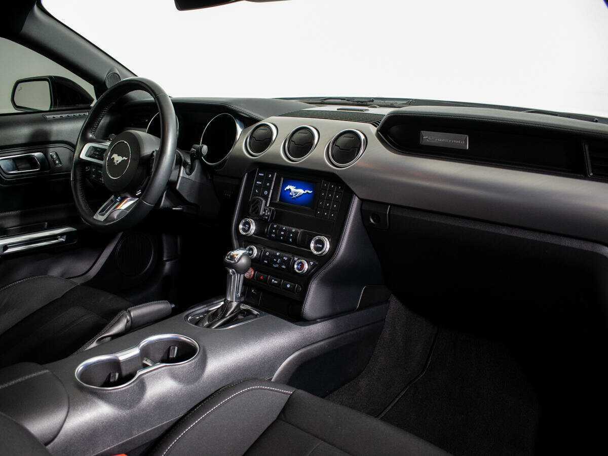 Купить Ford Mustang с пробегом. Фото: #8