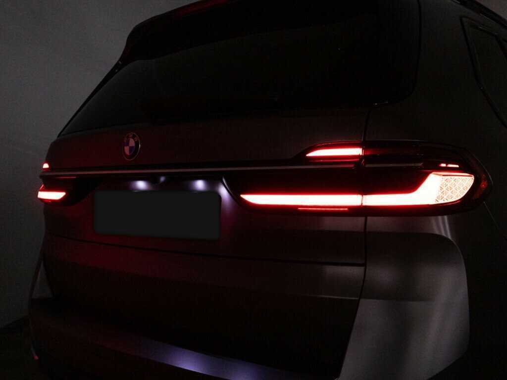 Купить BMW X7 с пробегом. Фото: #34